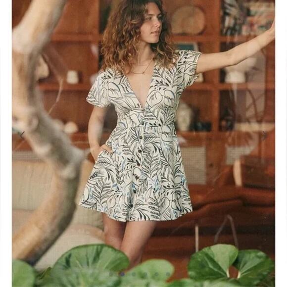 Marine Layer Camila Dress Floral A-Line Mini Black And White Foliage NWT Small - Picture 1 of 7